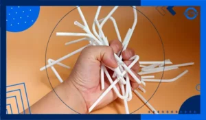 معنی Clutch at Straws (با 20 مثال)